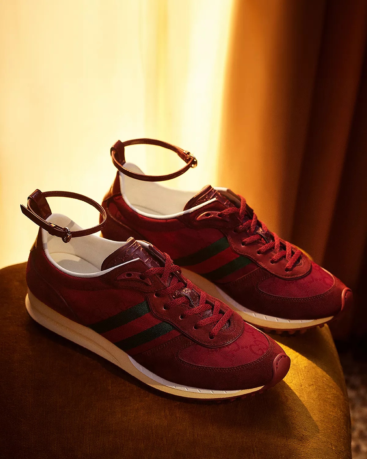 Women's GG Re-Motion Low Top Sneakers - 7