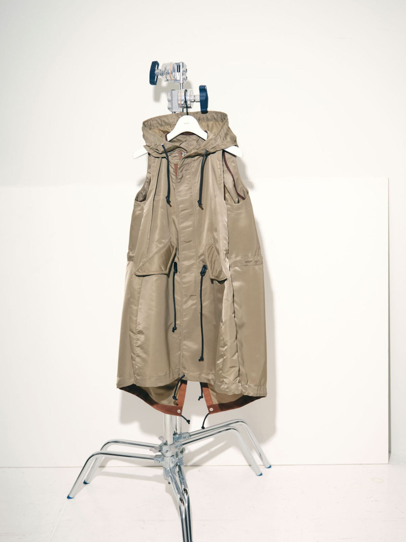 Nylon Twill Hoodie Vest 1