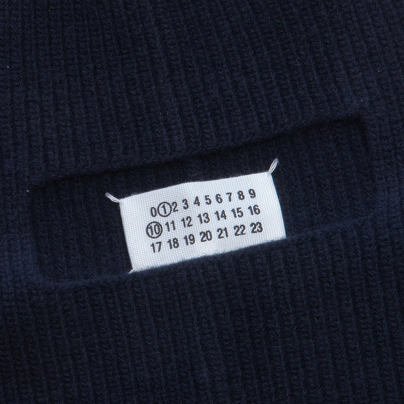 Maison Margiela BEANIE - NAVY outlook