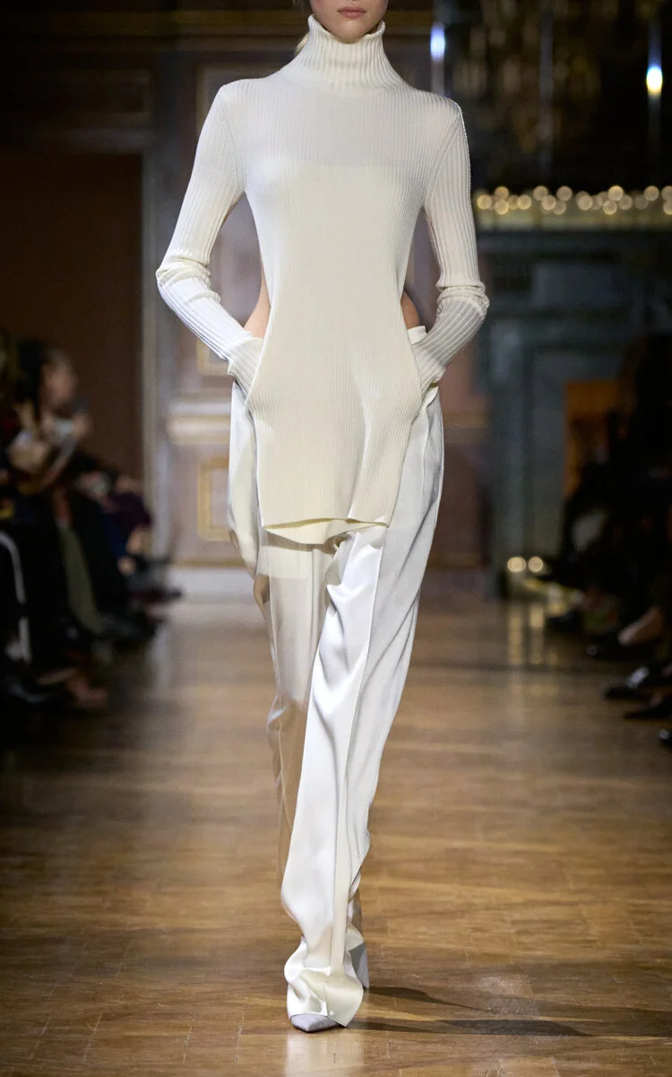 Relaxed Mid-Rise Curved-Leg Trousers ivory - 1