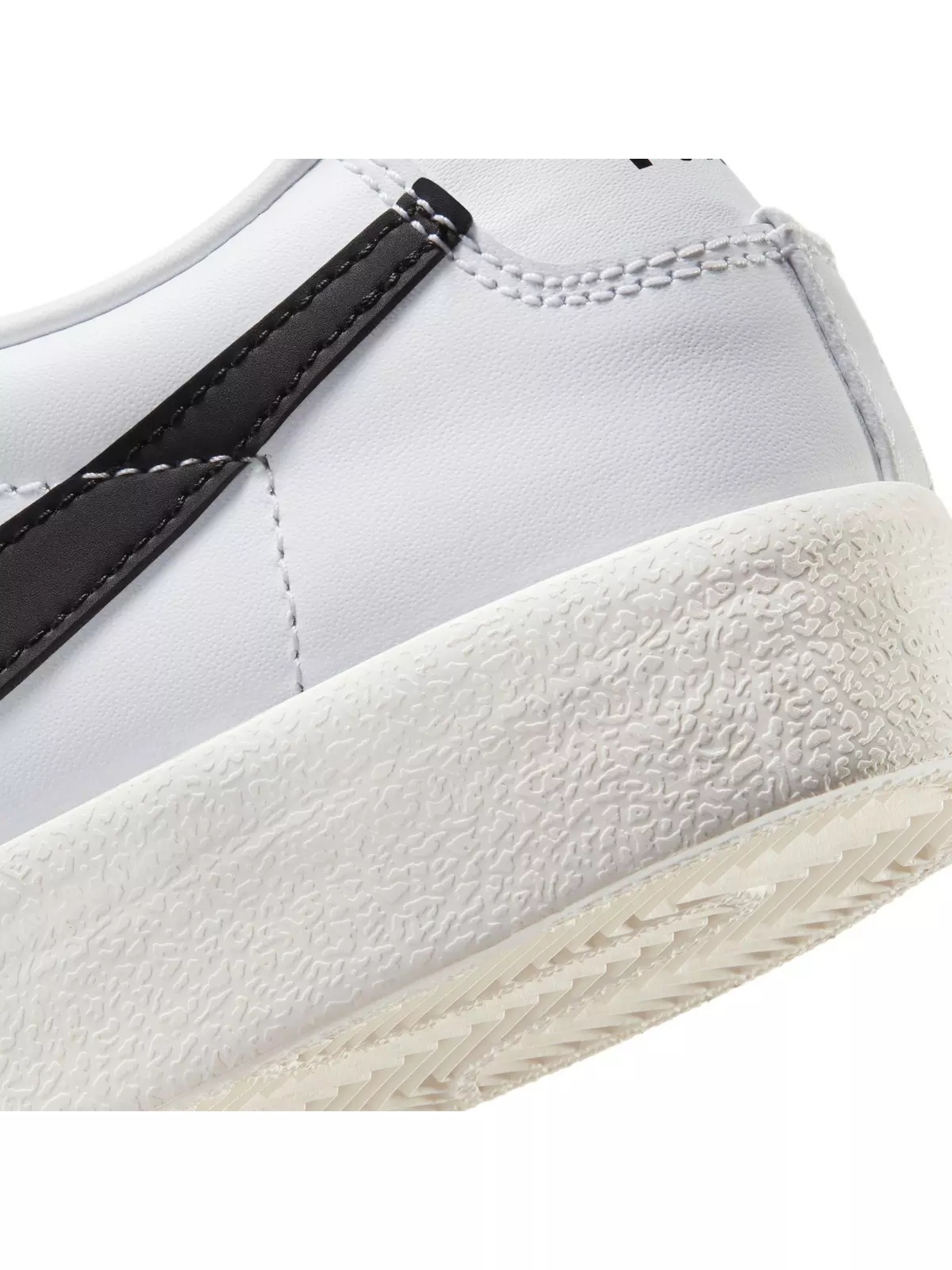 Blazer Low 77 Vintage "White/Black/Sail" Men's Shoe - 4
