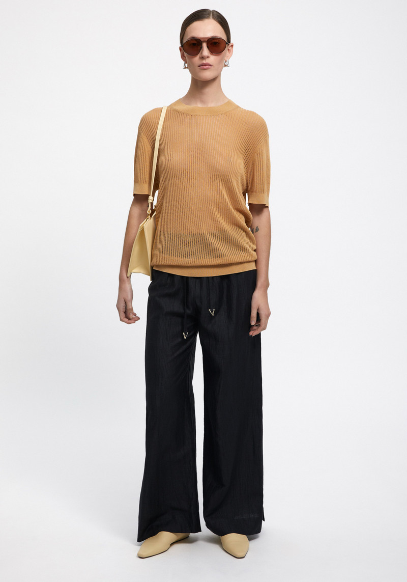 AERON SHALOTT
Ribbed relaxed T-shirt outlook