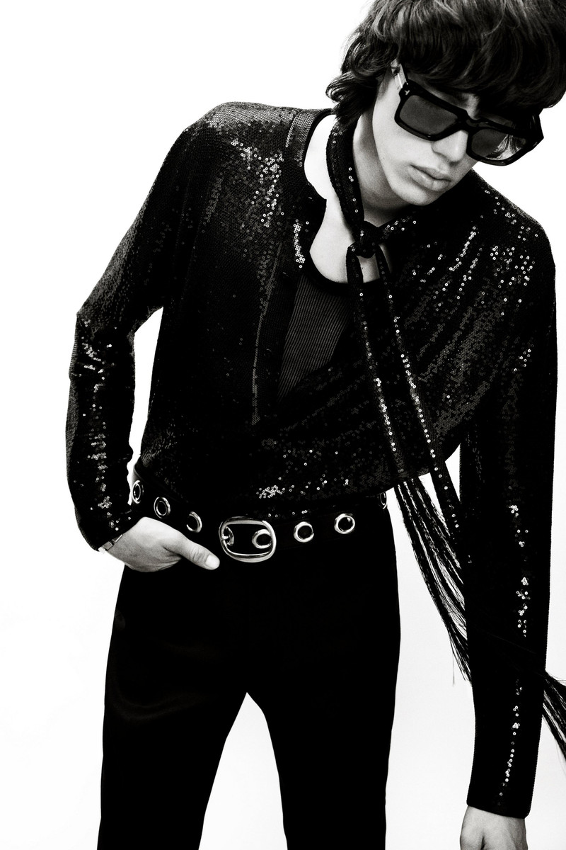 TOM FORD PAILLETTE EMBROIDERY HENLEY outlook