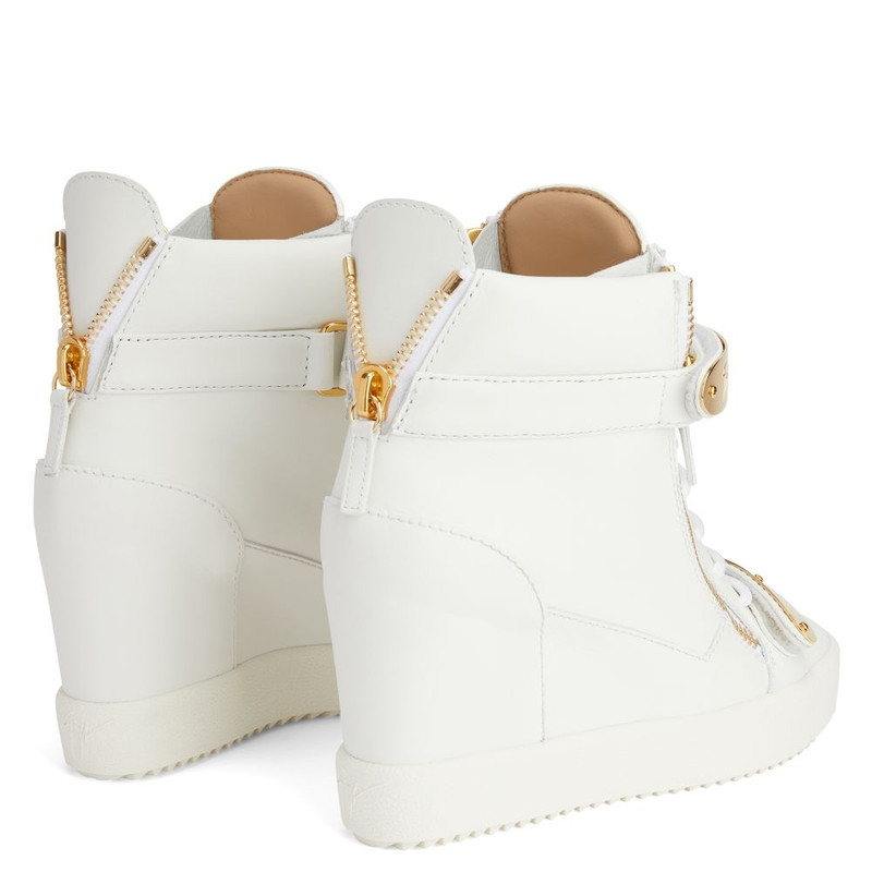 Coby Wedge 3