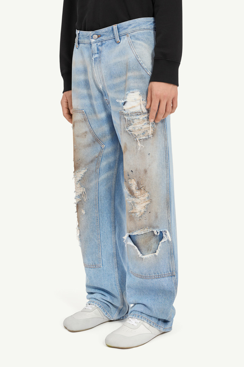 Distressed Jeans 4