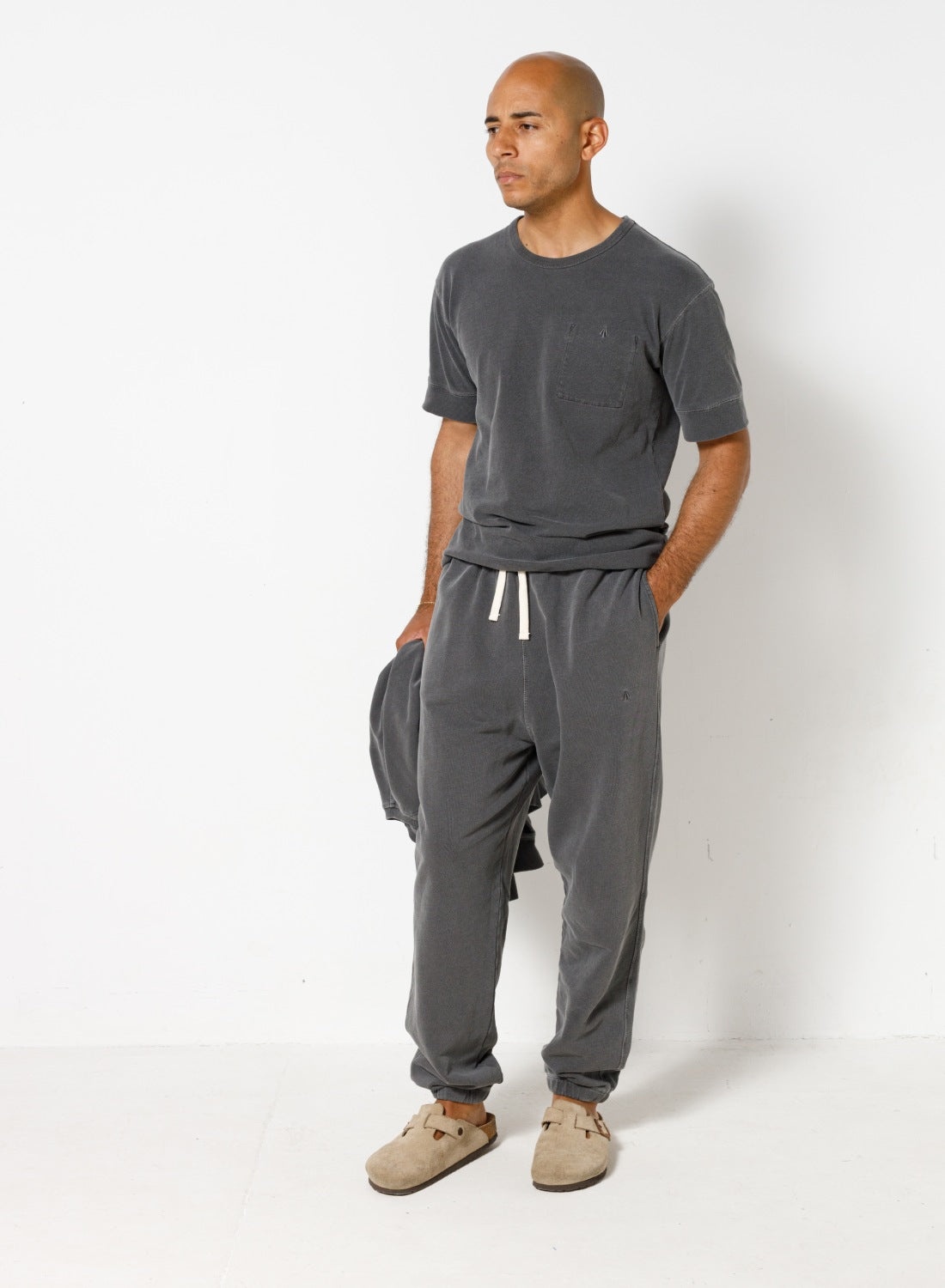 Embroidered Arrow Sweatpant in Black - 3