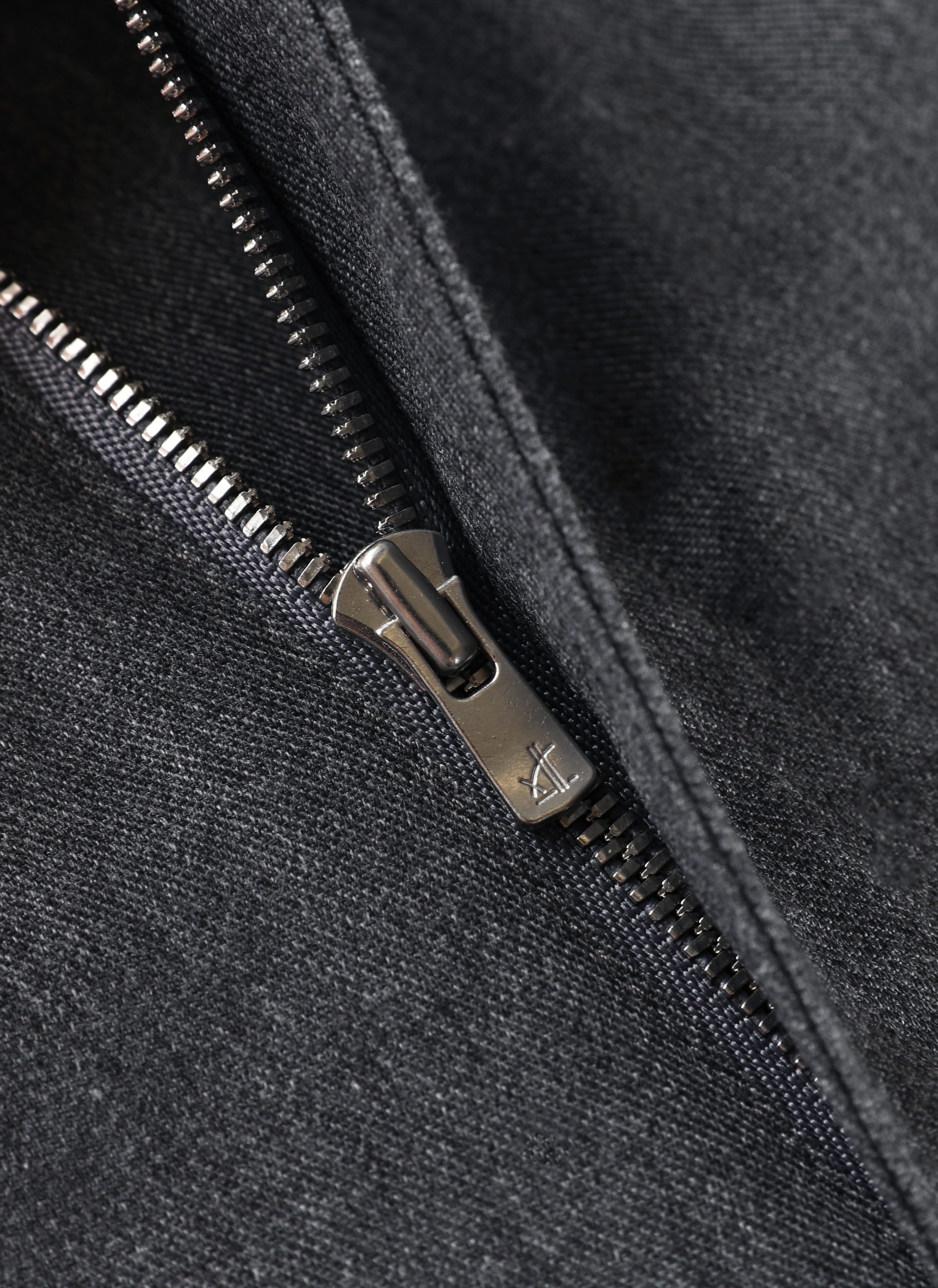 7.0 TROUSERS RIGHT (CHARCOAL) - 8