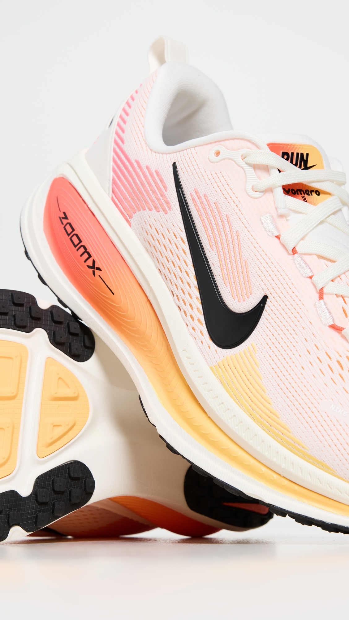 W Nike Vomero 18 Sneakers - 5