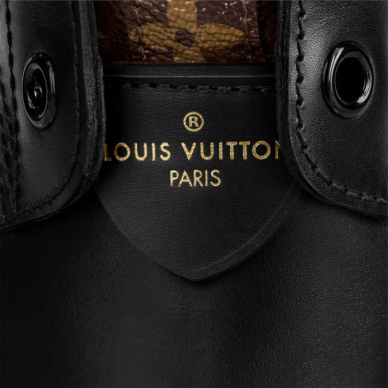 Louis Vuitton Metropolis Flat Ranger outlook