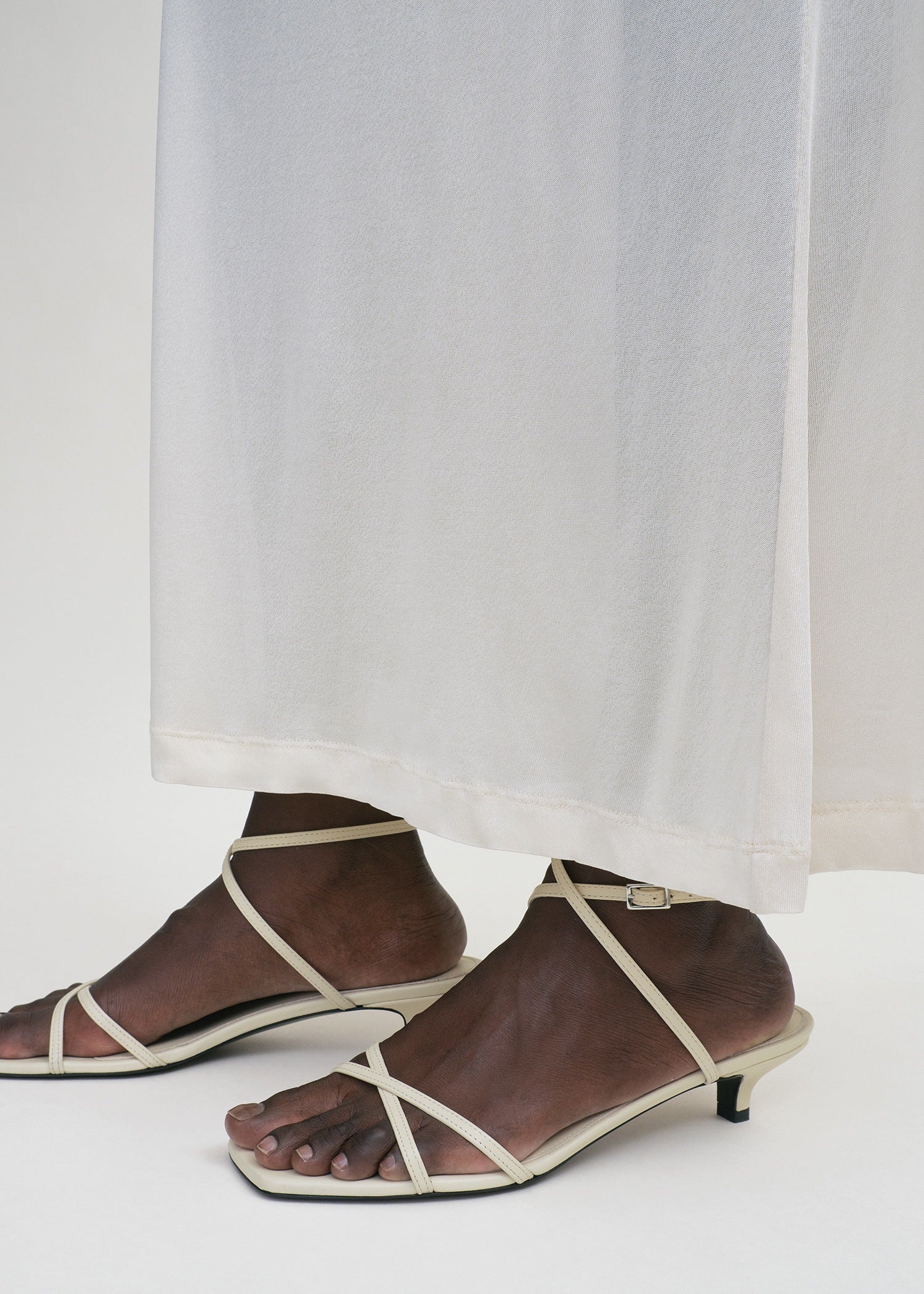 Leather crossover sandals off-white - 3