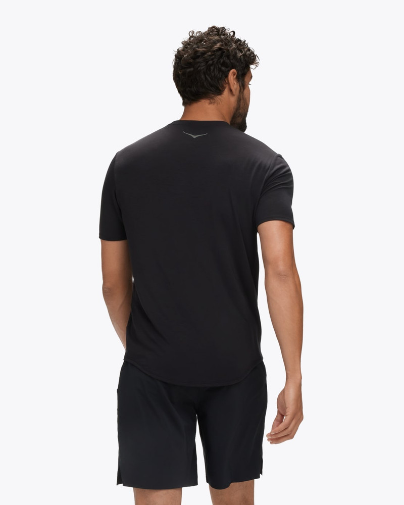 HOKA Men's Essential Tee outlook