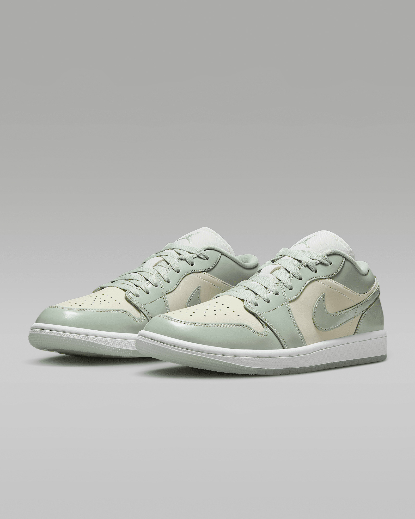 Air Jordan 1 Low SE Women's Shoes - 5