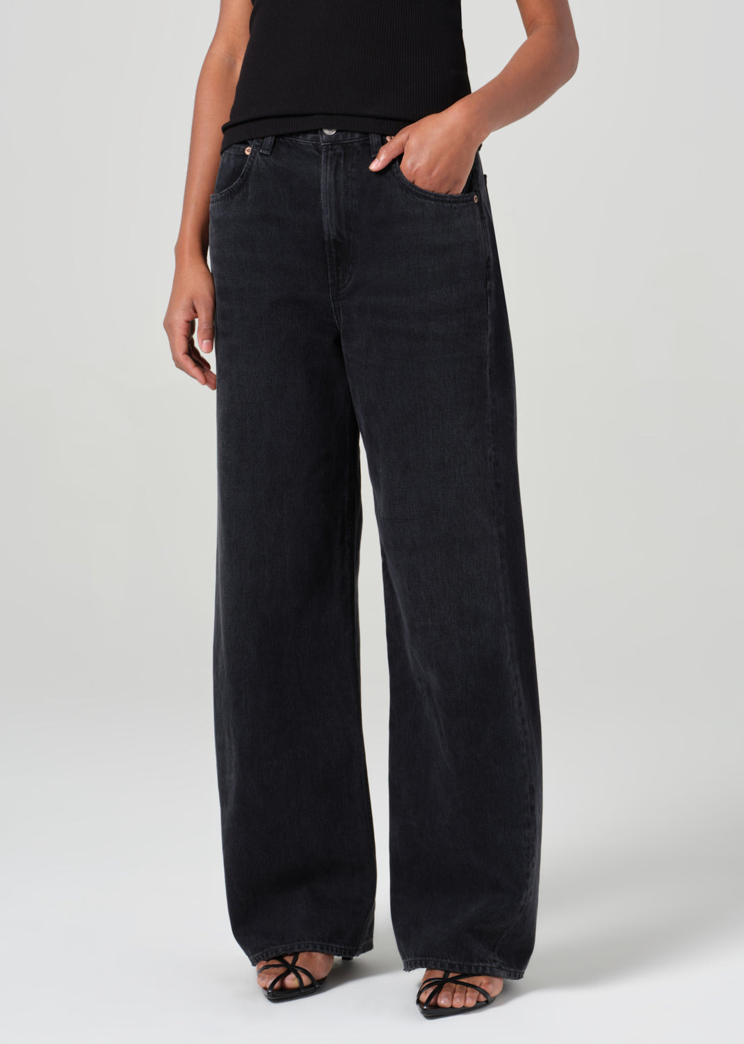 LOW CURVE JEAN IN BLACK TAR - 5
