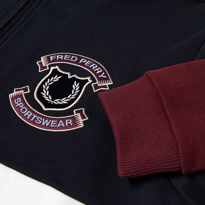 Fred Perry Fred Perry Embroidered Shield Half Zip Sweat outlook