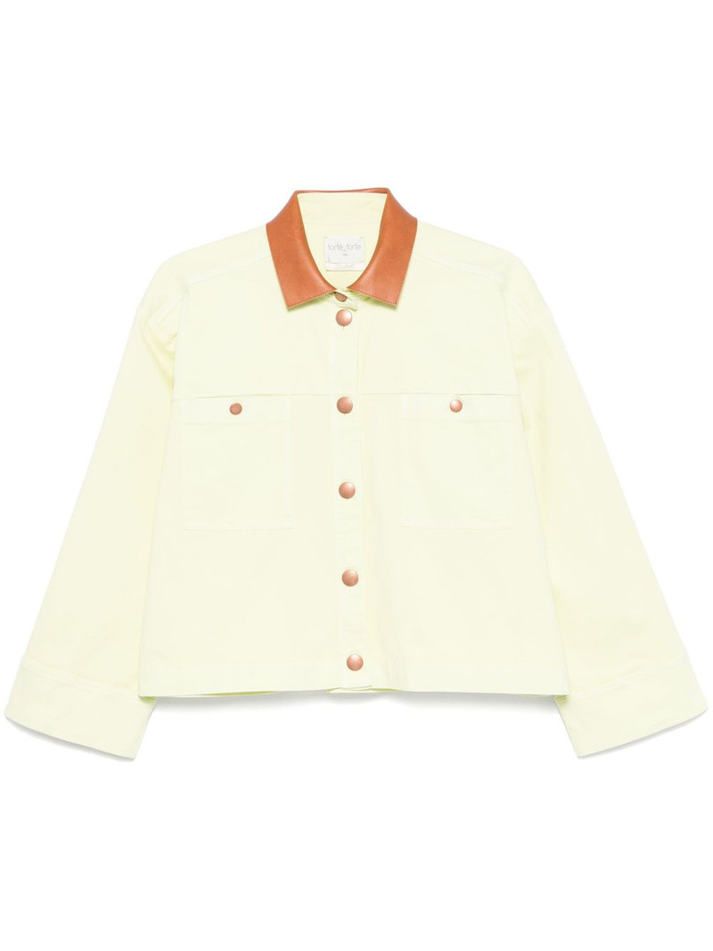 contrasting-colour jacket 1