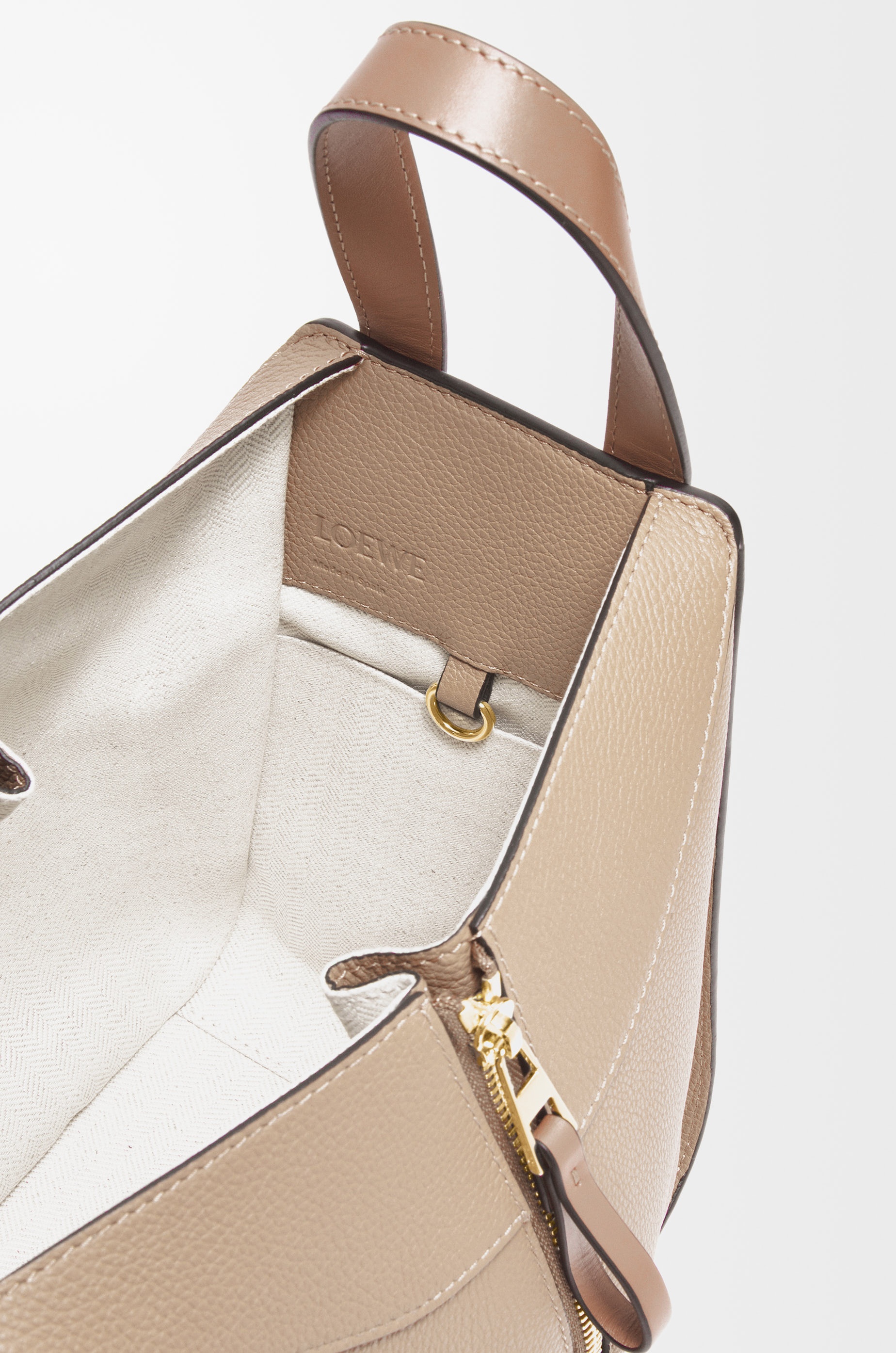 Compact Hammock bag in soft grained calfskin - 8