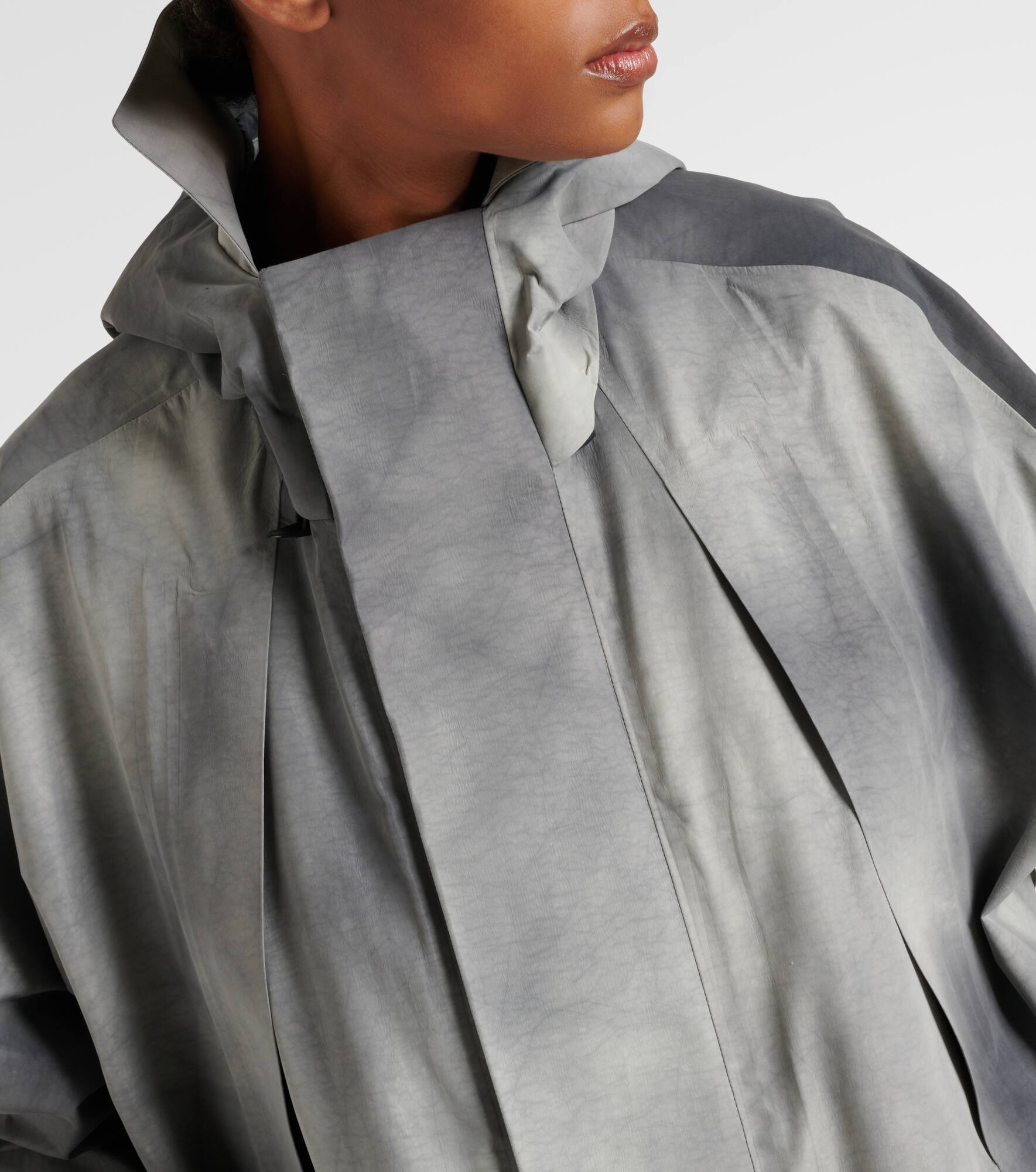 x On technical jacket - 4