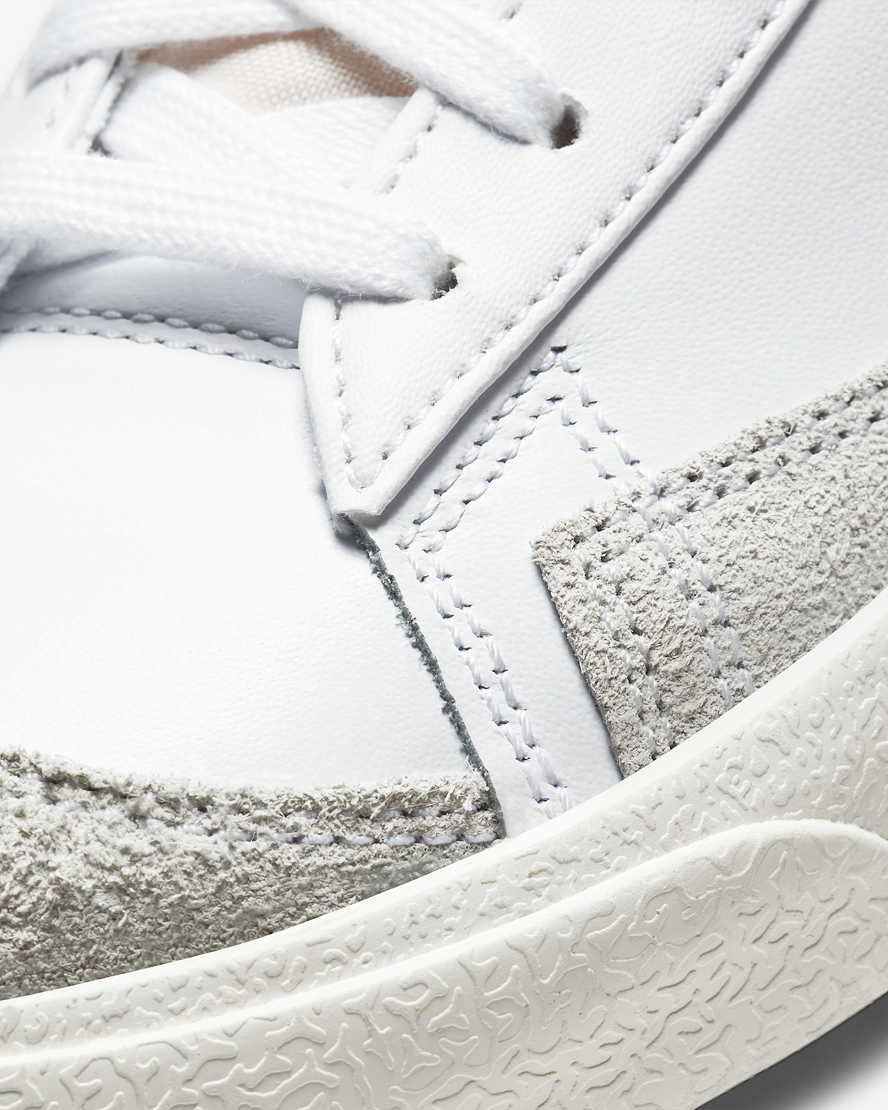 Nike Blazer Mid '77 Women's Shoes - 8