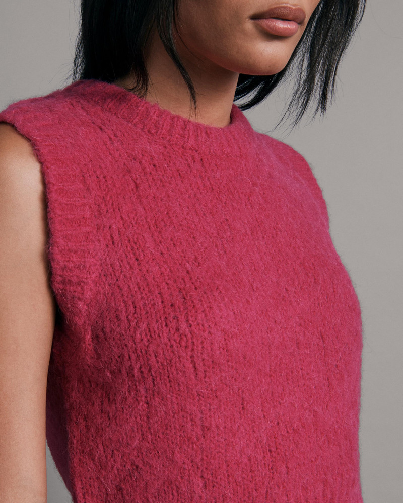 Edith Wool Blend Vest
Slim Fit Vest 6