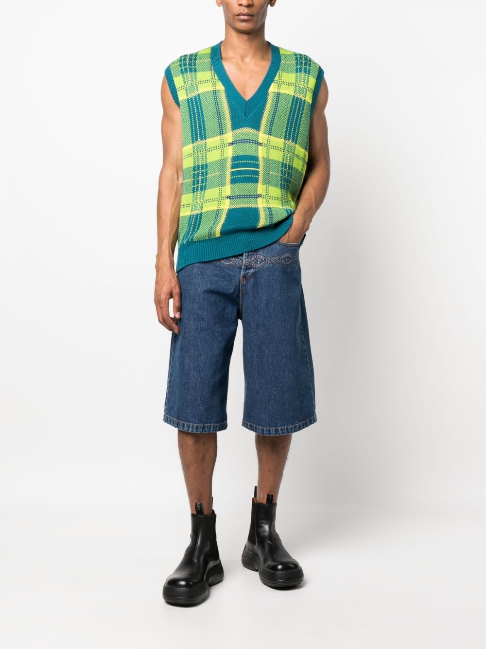 checked intarsia-knit V-neck vest - 2
