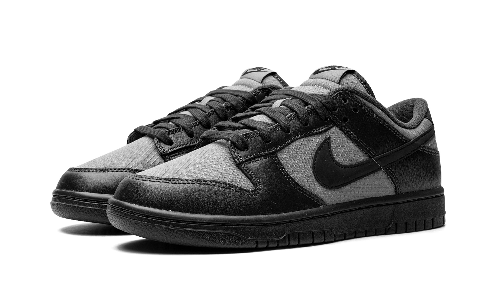 Dunk Low Retro SE - 2