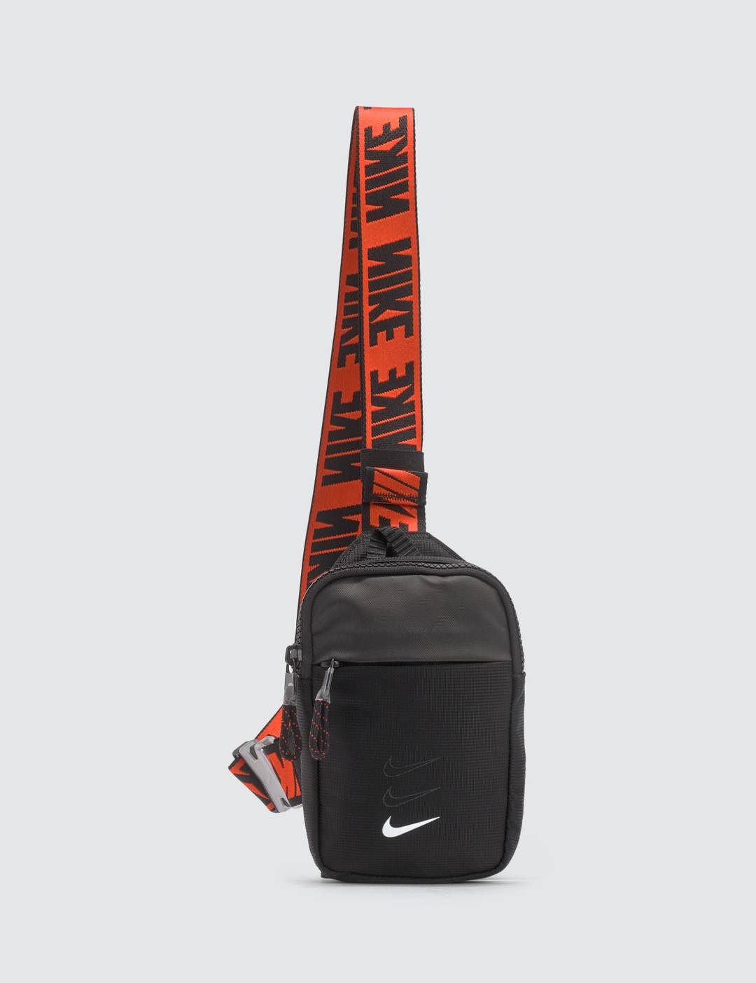 Nike Sportswear Essentials Hip Pack - 1