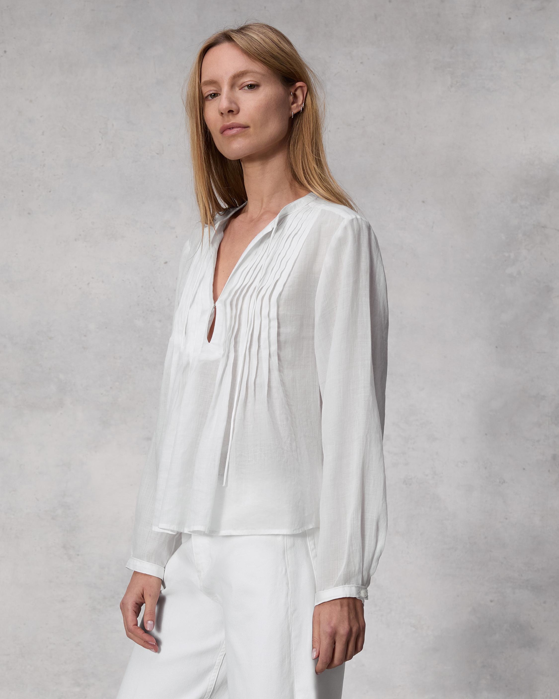 Amaris Ramie Top
Classic Fit - 4