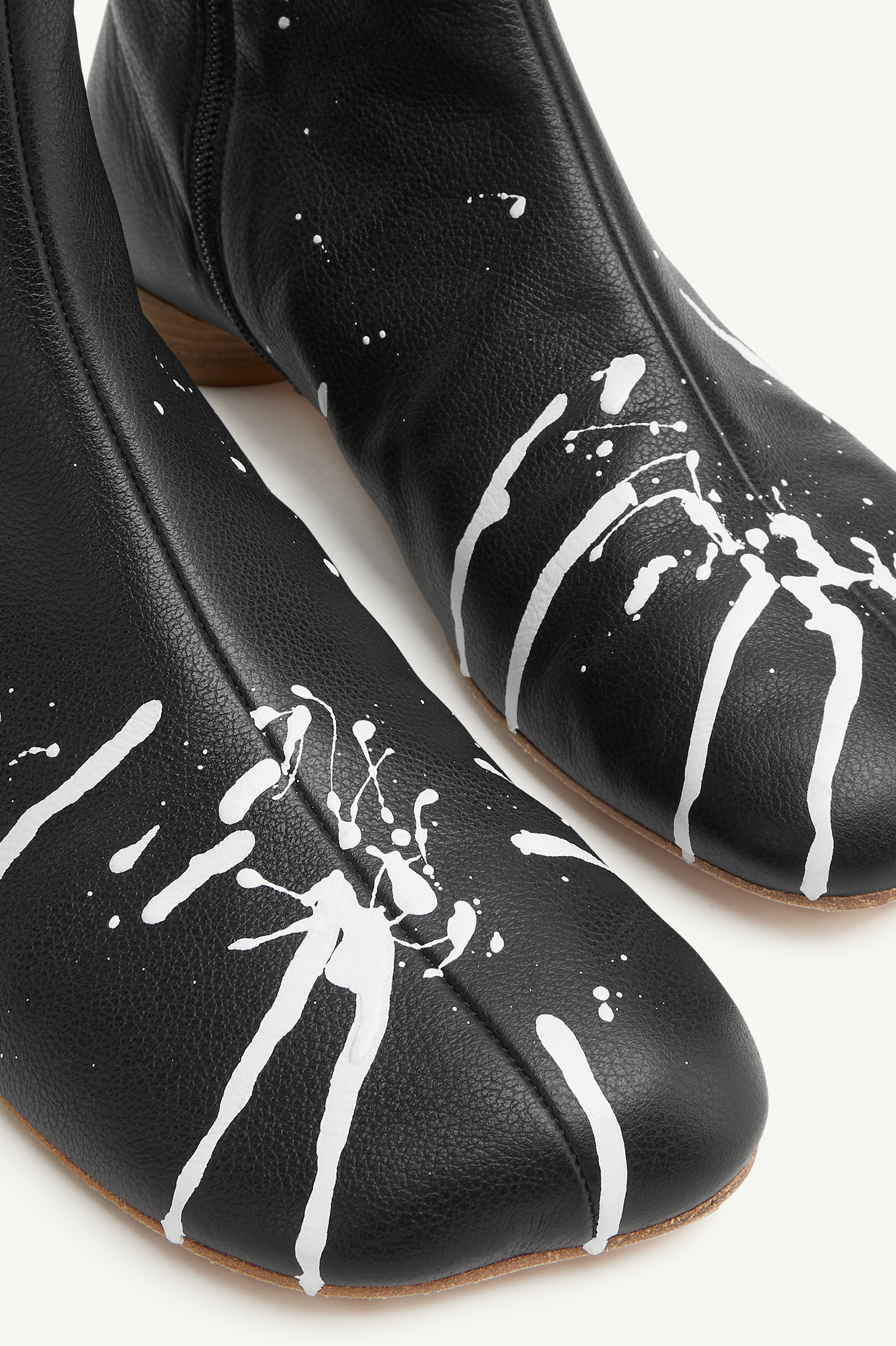 MM6 Maison Margiela Anatomic Ankle Boots | REVERSIBLE