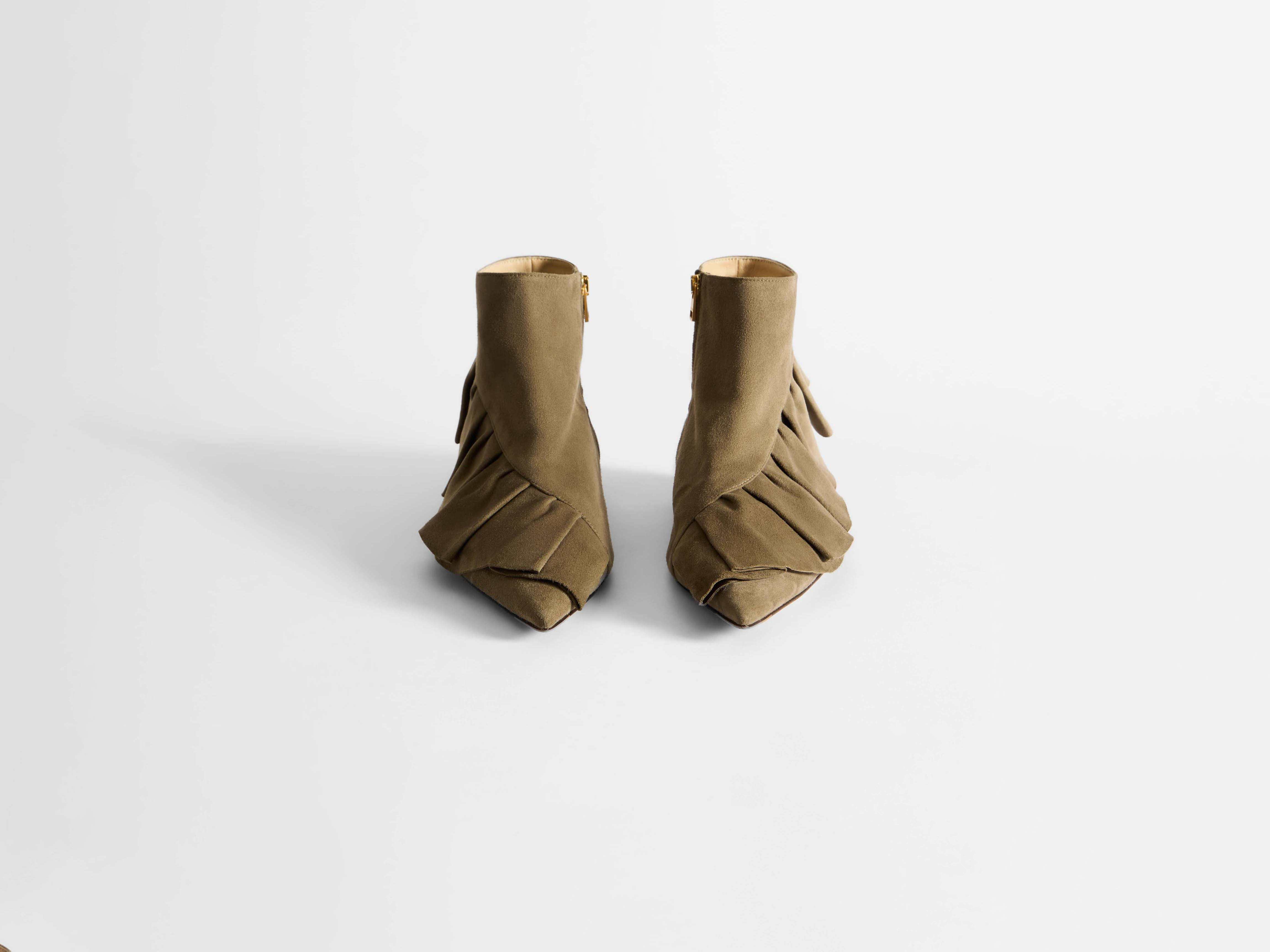 WOMENS RUFFLE BOOTS IN GREY - 5