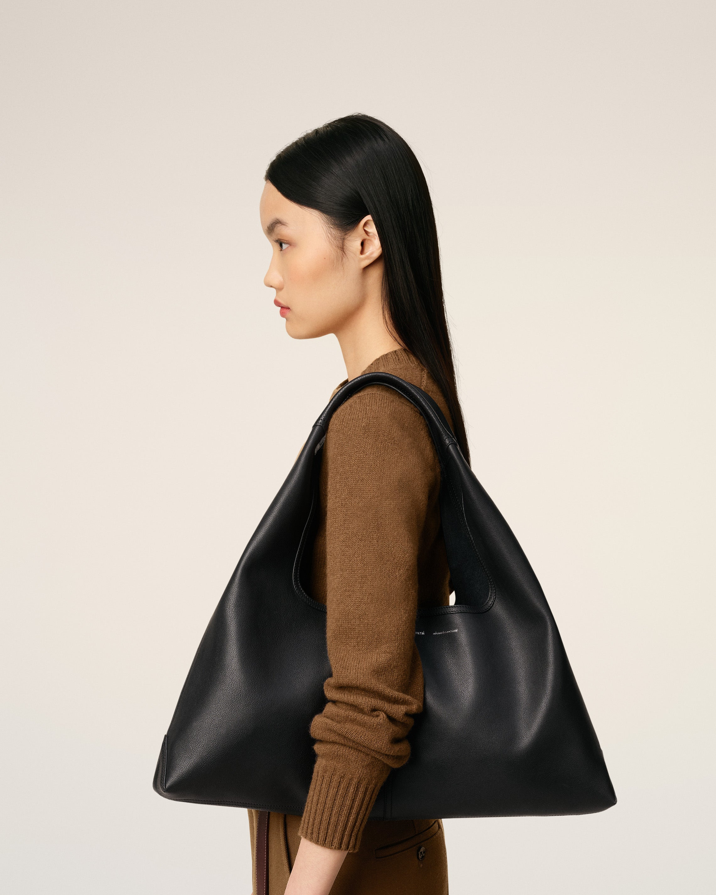 BLACK SUPPLE LEATHER ETIENNE SHOULDER BAG - 2