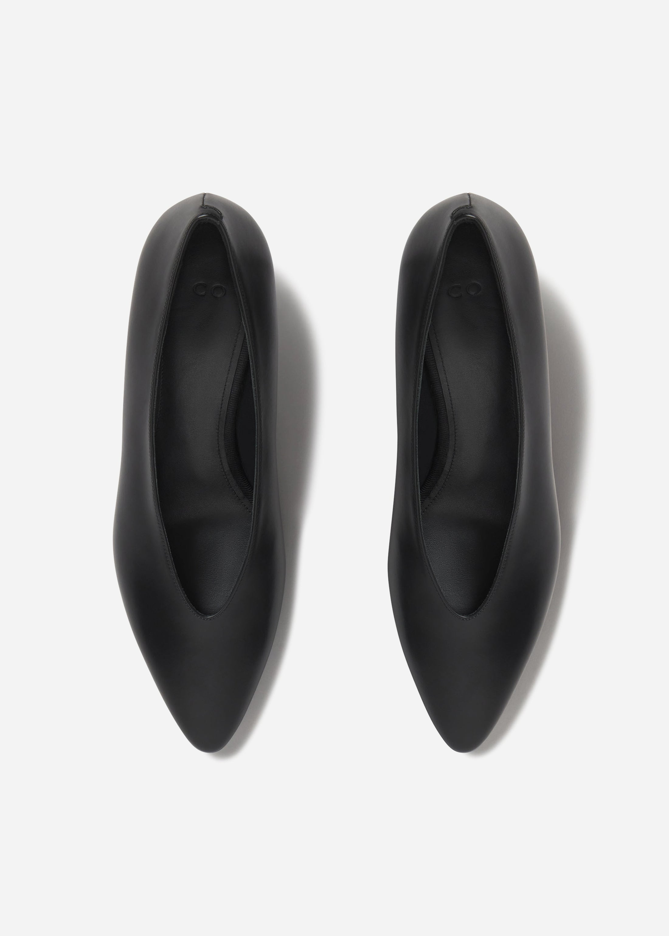 Pointed Kitten Heel in Black - 4