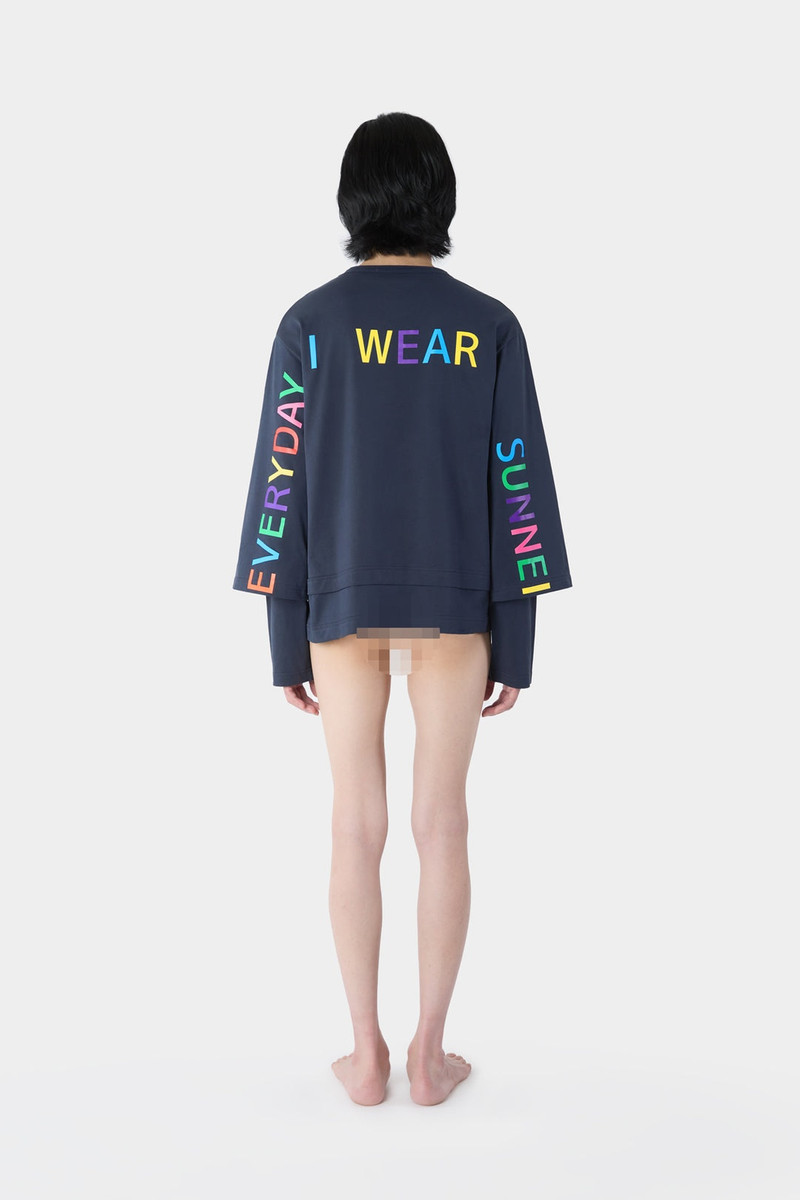 SUNNEI DOUBLE 'EVERYDAY I WEAR SUNNEI' LONG SLEEVE T-SHIRT / carbon outlook