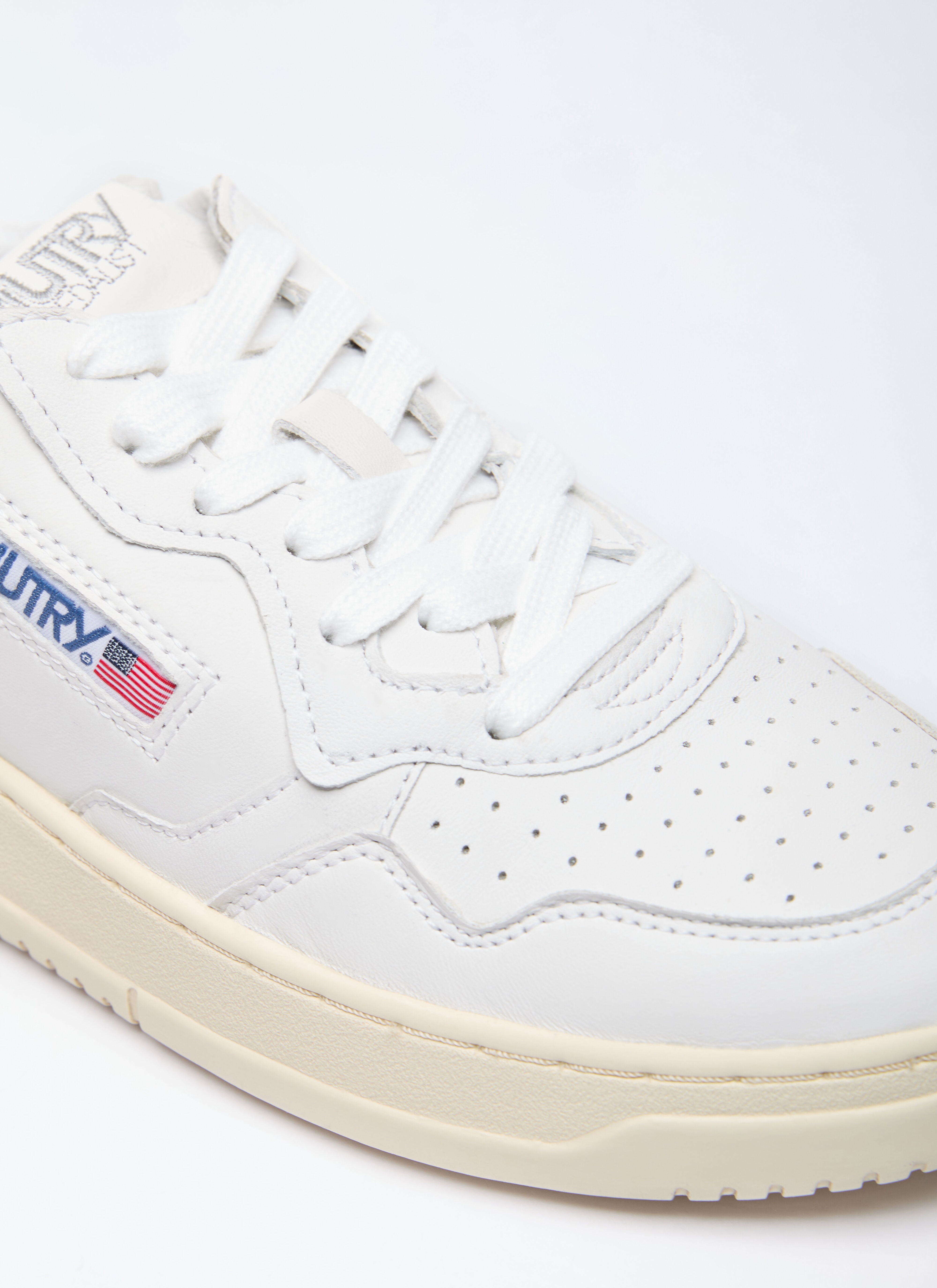 Medalist Low Top Sneakers - 2