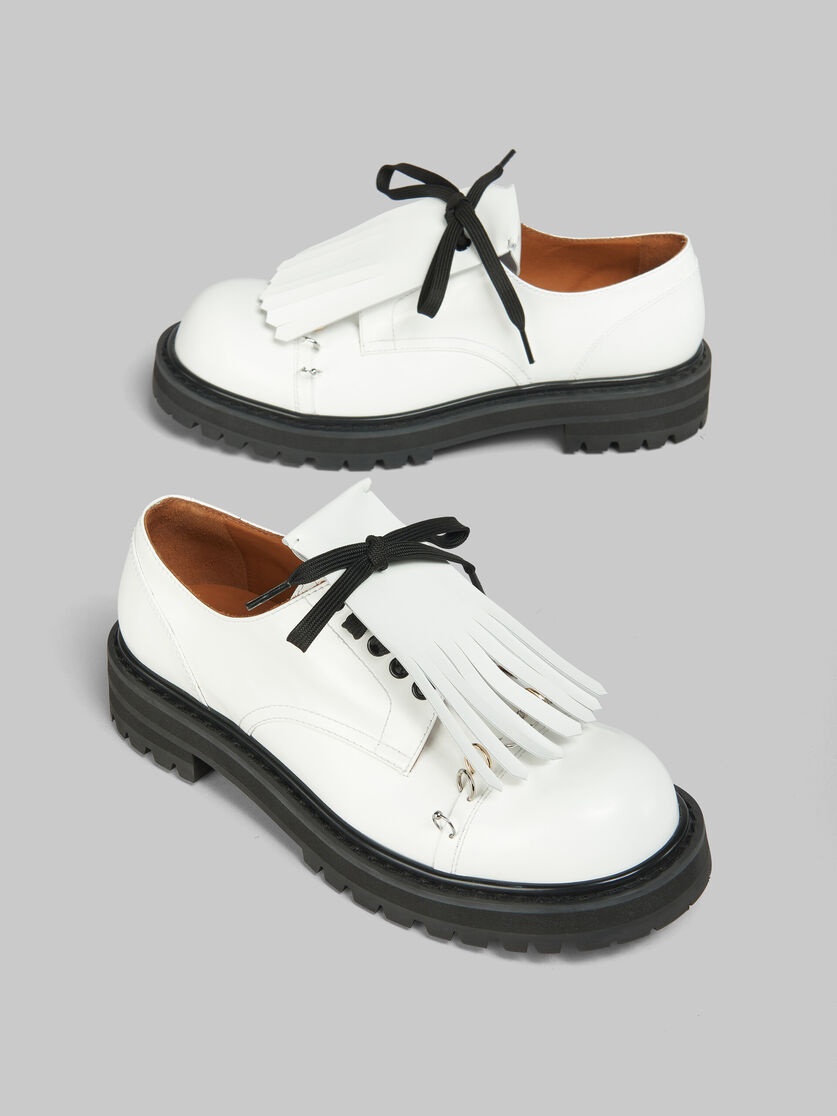 WHITE LEATHER DERBY SHOE WITH MAXI FRINGE - 5