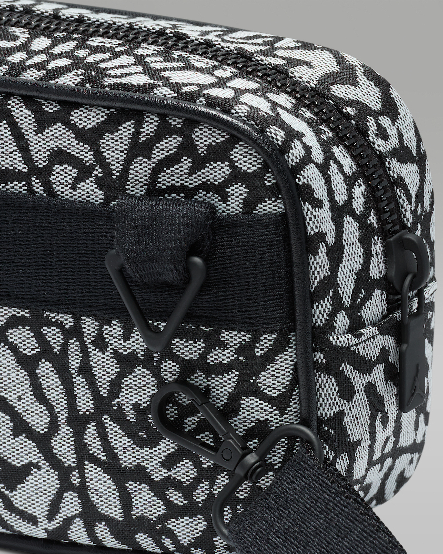 Jordan Icon Camera Bag (1.6L) - 5