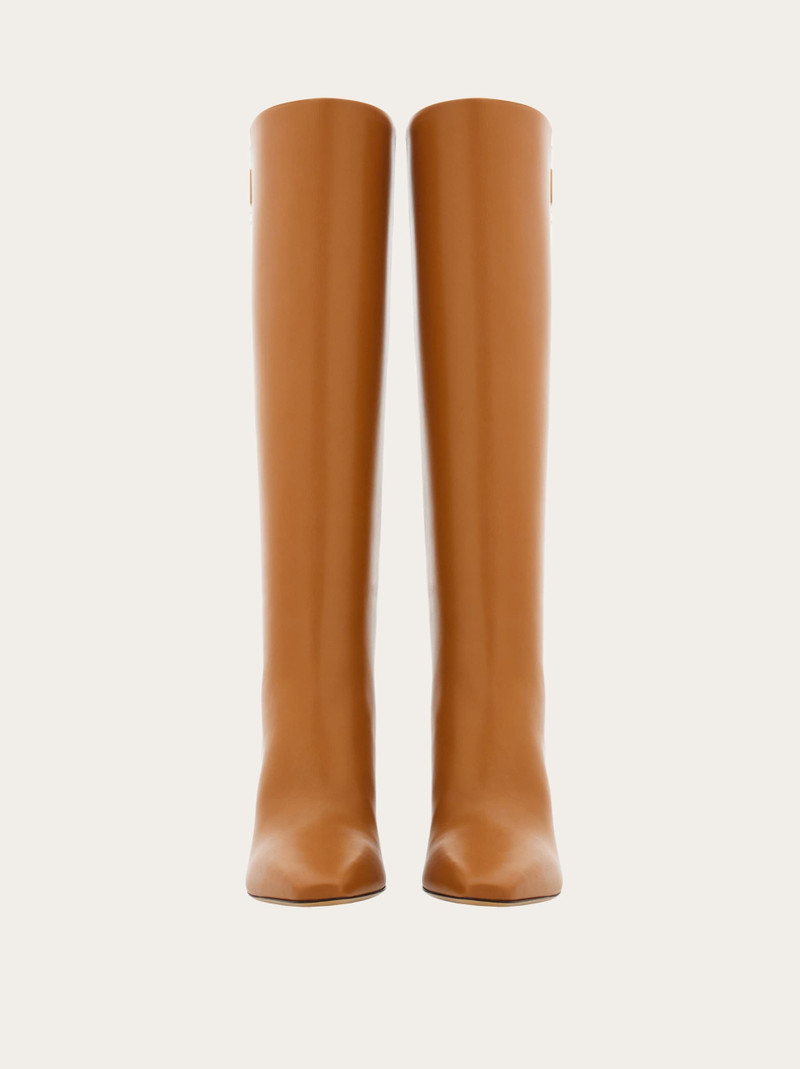 Knee high boot with golden tab 2