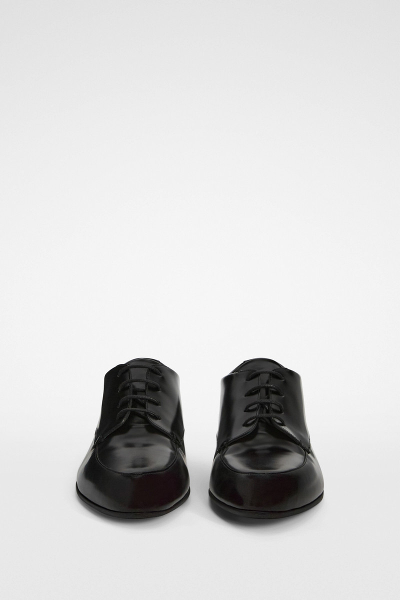 Lace-Up Shoe 3