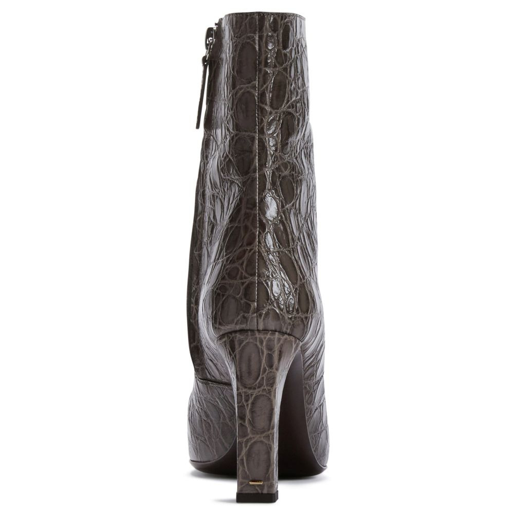 Janiee Bootie 90 - 4