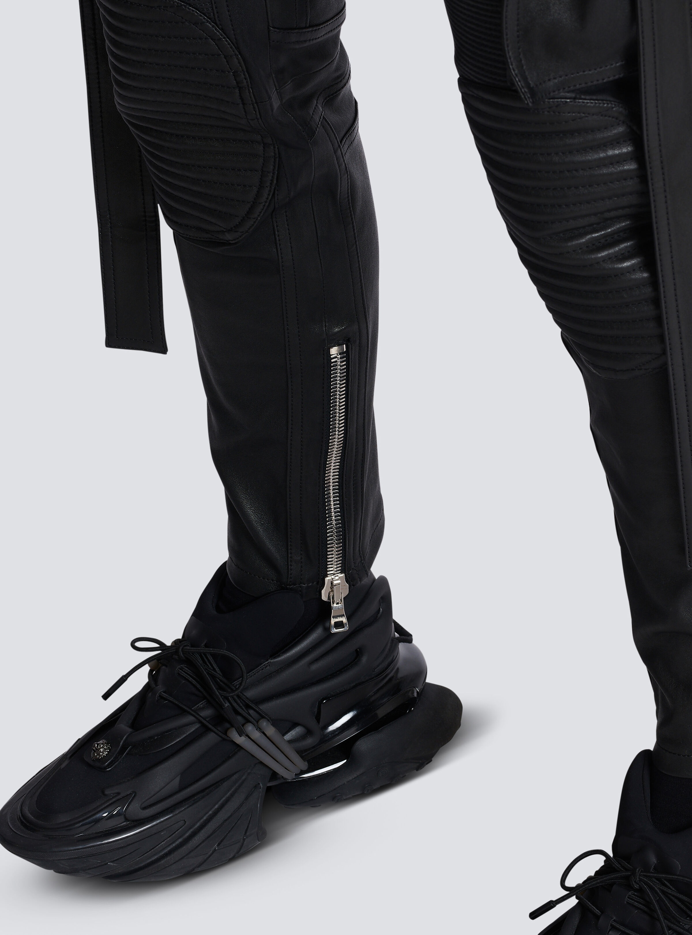 Leather trousers with strap - 8