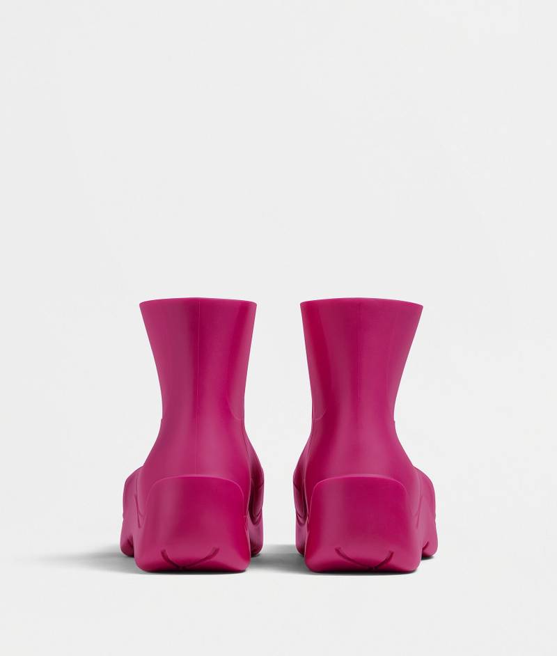 Bottega Veneta puddle outlook