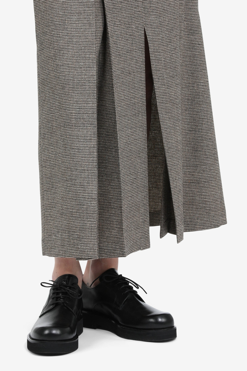 LONG SKIRT WITH FRONT SLIT 5