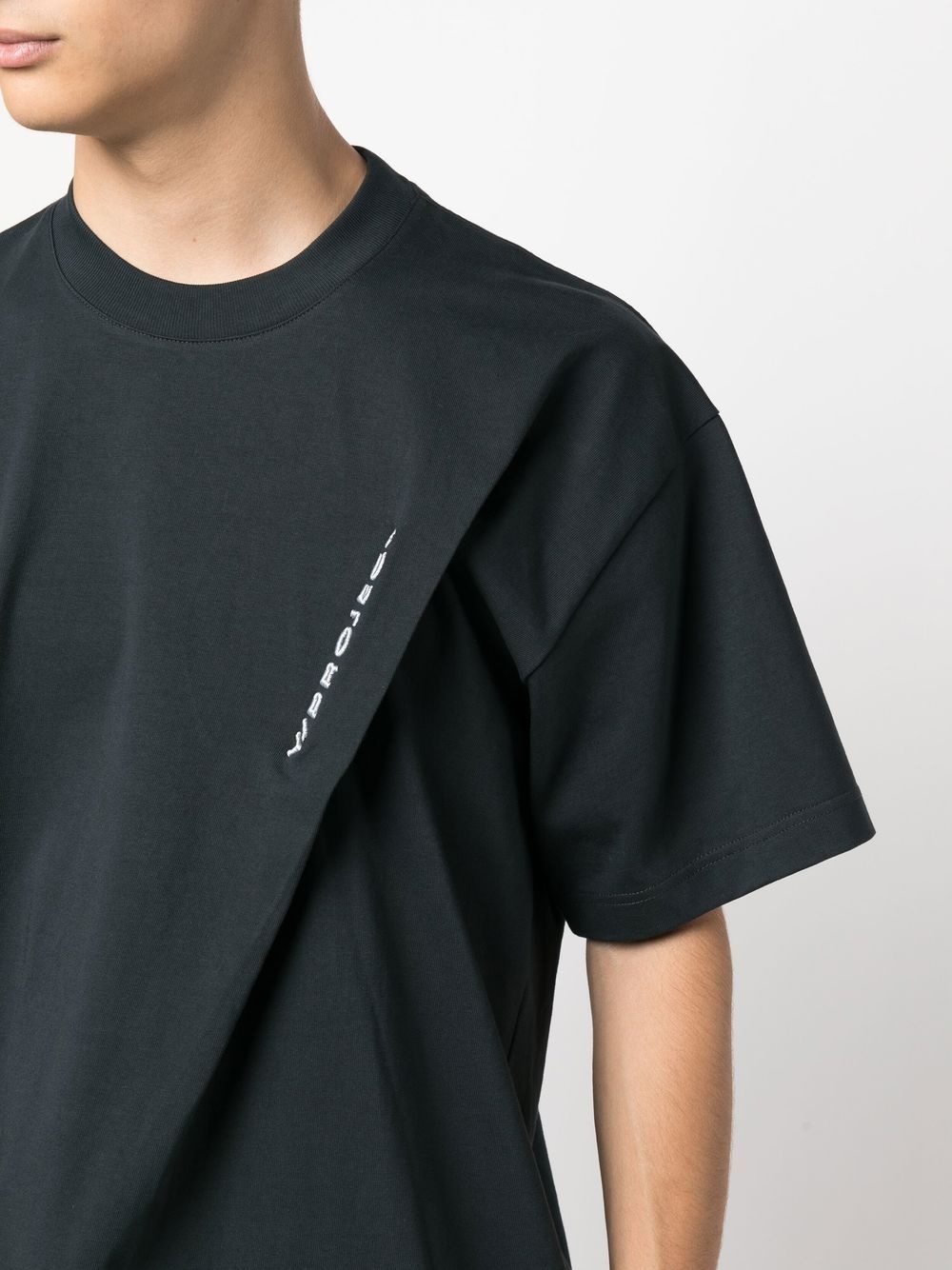 pleat-detail logo-print T-shirt - 6