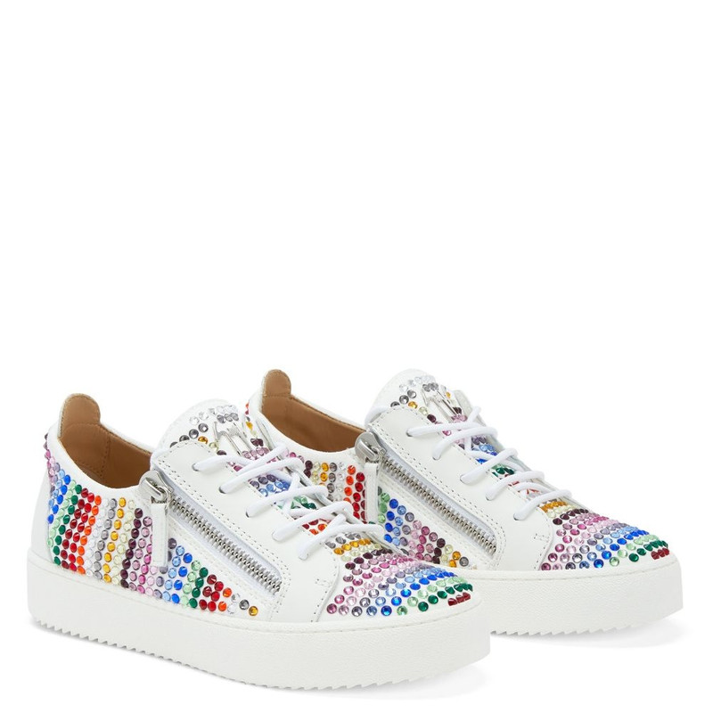 Giuseppe Zanotti Gail Strass outlook