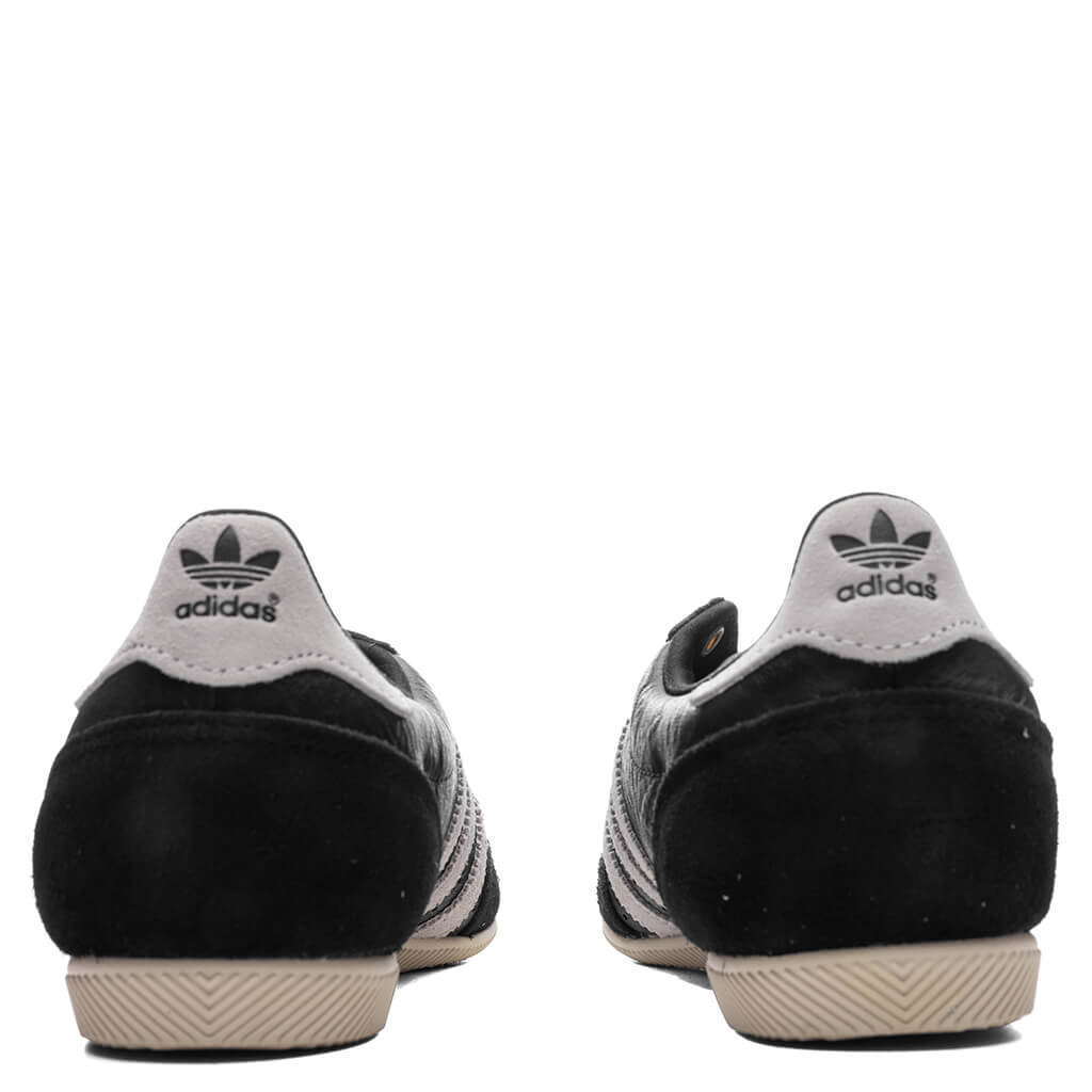 WOMEN'S JAPAN - CORE BLACK/FOOTWEAR WHITE/GOLD METALLIC - 4