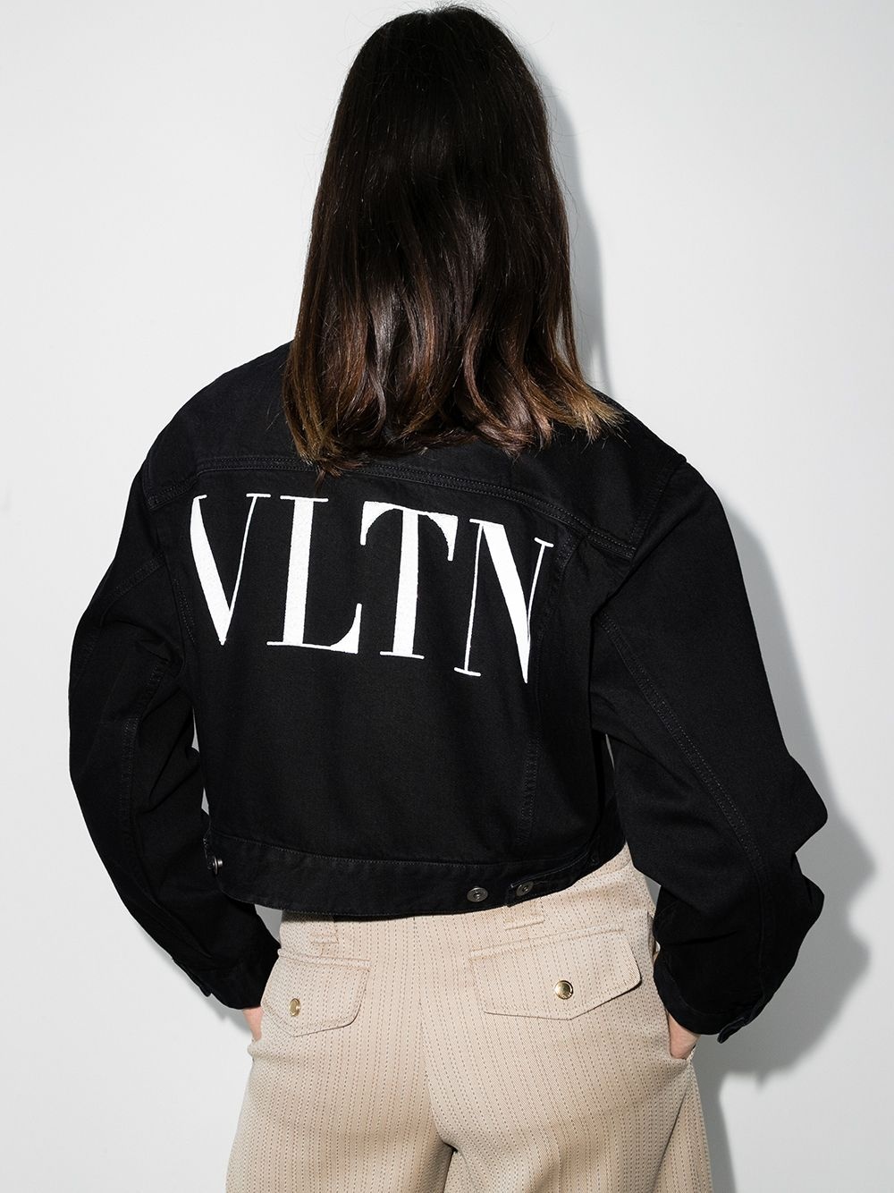 VLTN logo-print cropped denim jacket - 3