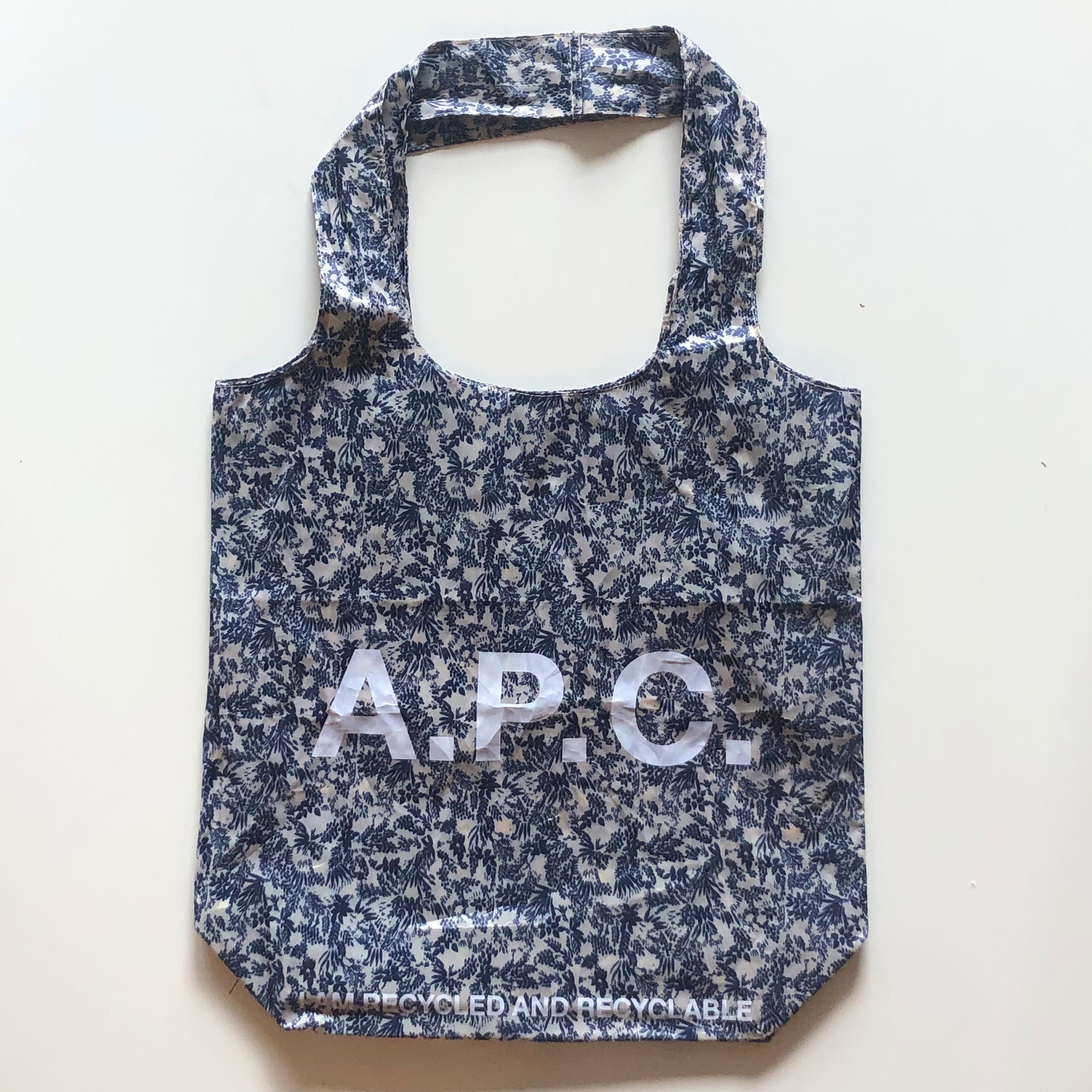 A.P.C. (正規品/送料関税込み) VERT TOTE SHOPPING BAG A.P.C. Vertical Tote Bag - H/22 | REVERSIBLE