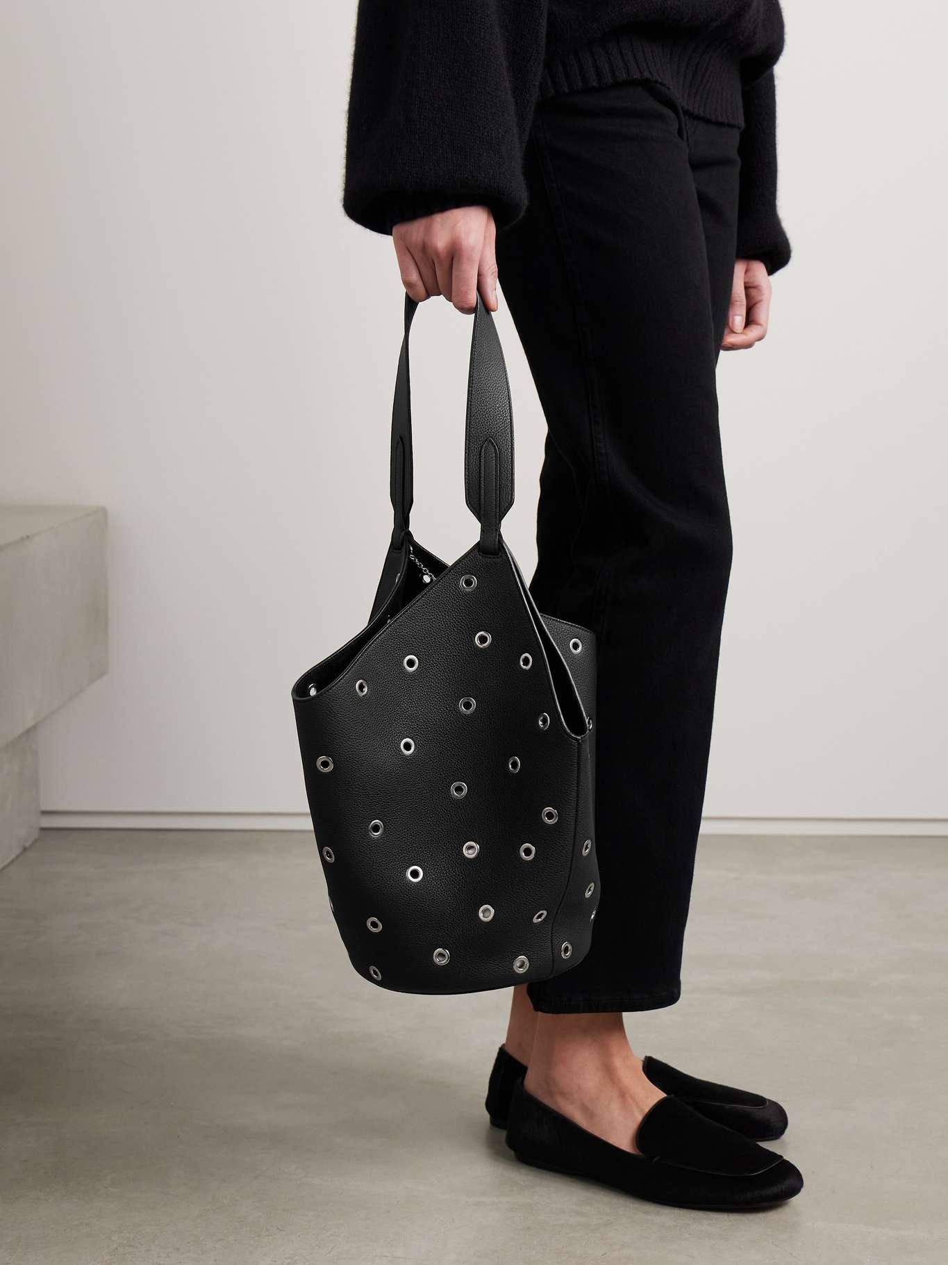 【送料&関税込】Khaite Lotus Cream Blend Tela Bag Khaite Lotus' Cream Blend Tela Bag | italist
