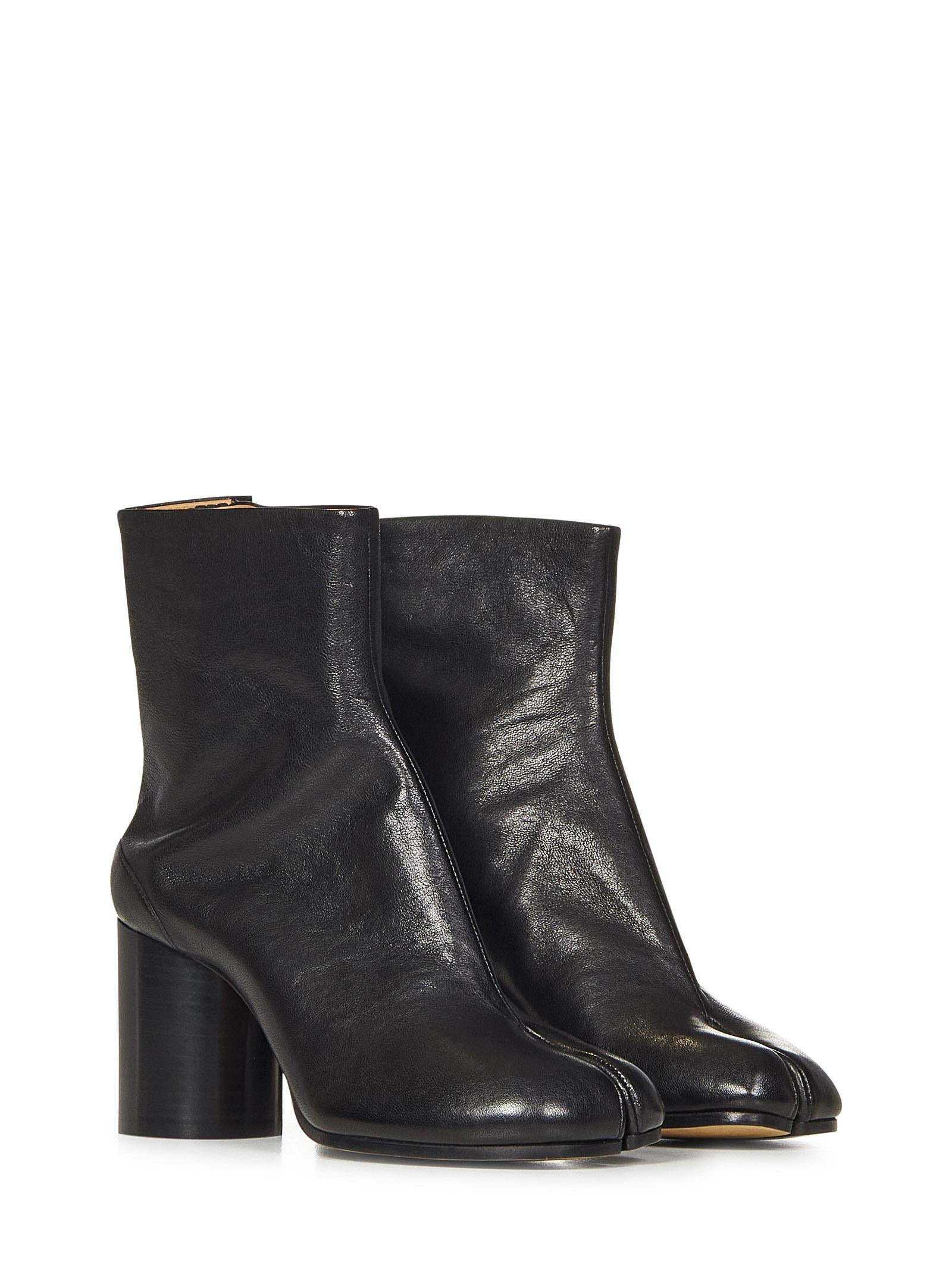 Black vintage leather ankle boots with Tabi split-toe and cylindrical heel. - 2