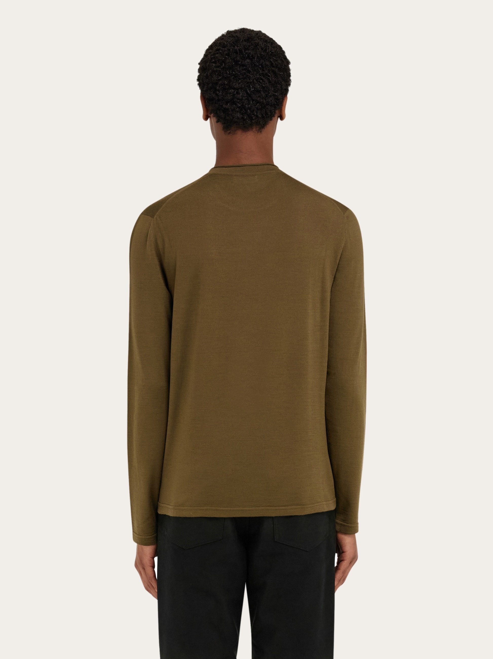 Light sweater with embroidered signature - 3
