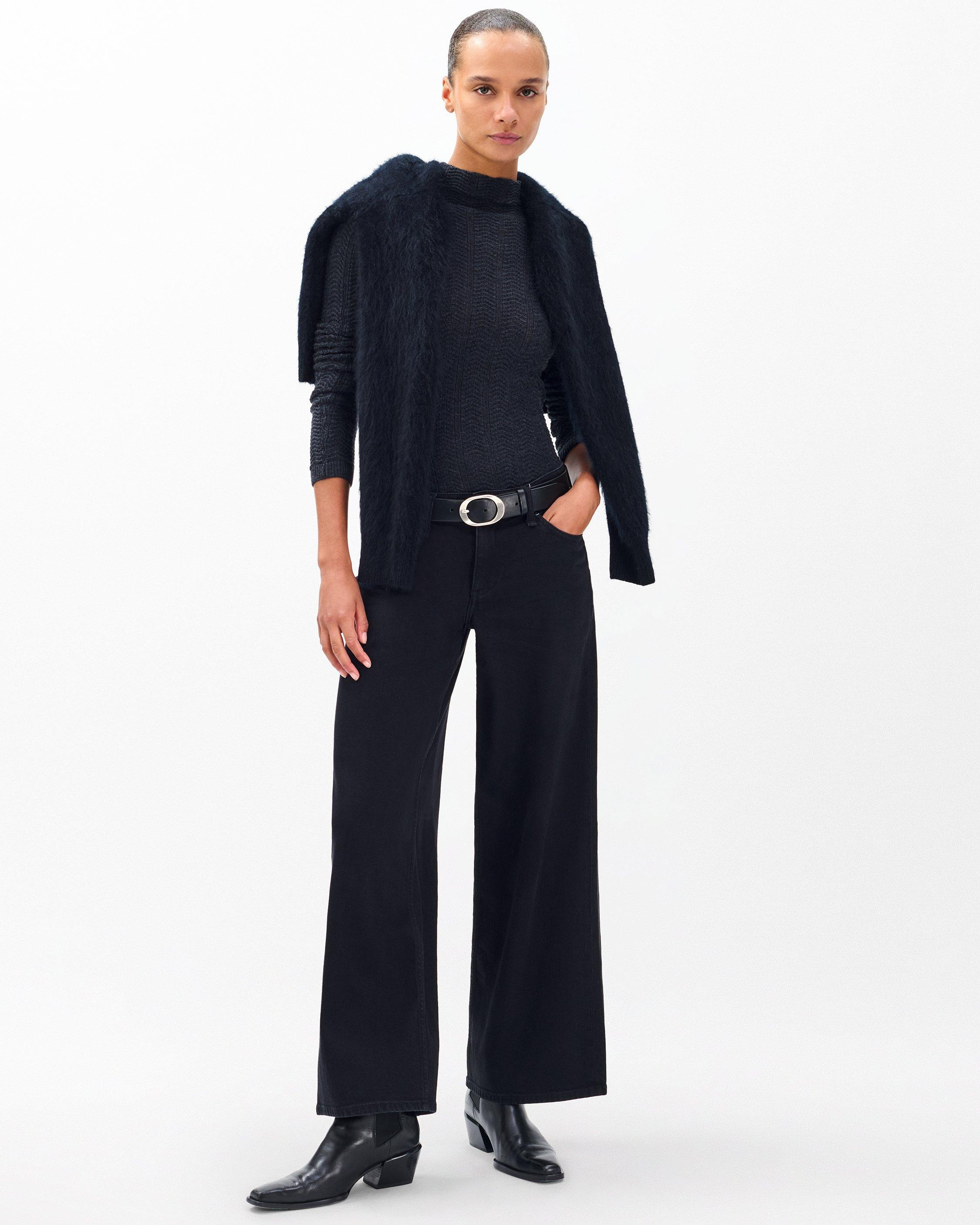 Aiden Wide-Leg Jeans
Vintage Stretch in Black - 3